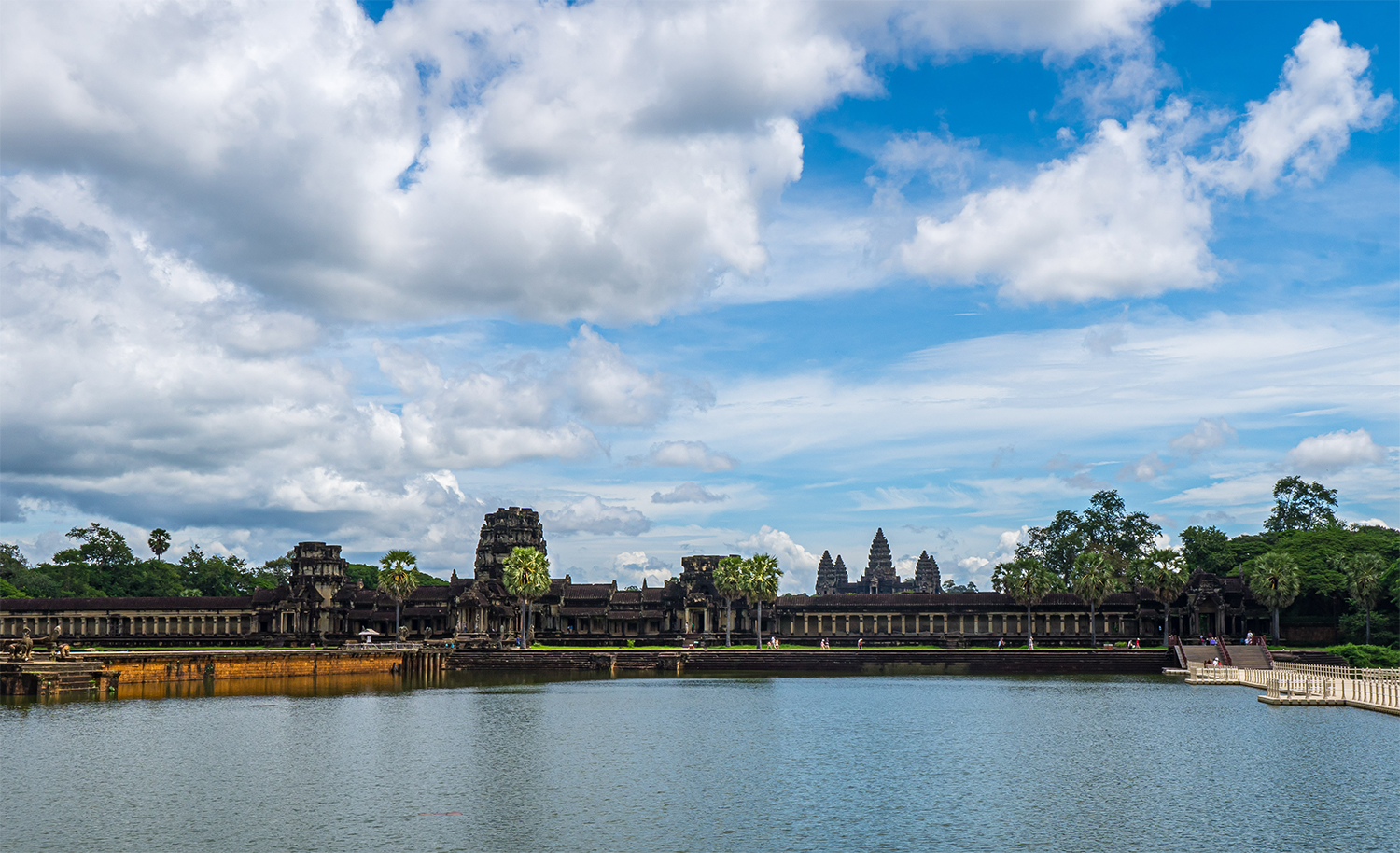 /fileservice/images/location_images/Angkor-Wat---Outside-view-on-temple.jpg-f0295.jpg