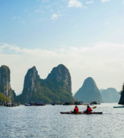 /fileservice/images/location_images/Ha-long-bay---Kayaks---SS.jpg-3f5a4.jpg