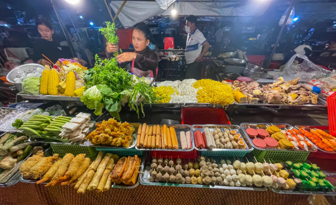 /fileservice/images/location_images/Phnom-Penh---Food-Market-Booth.jpg-8e6a6.jpg