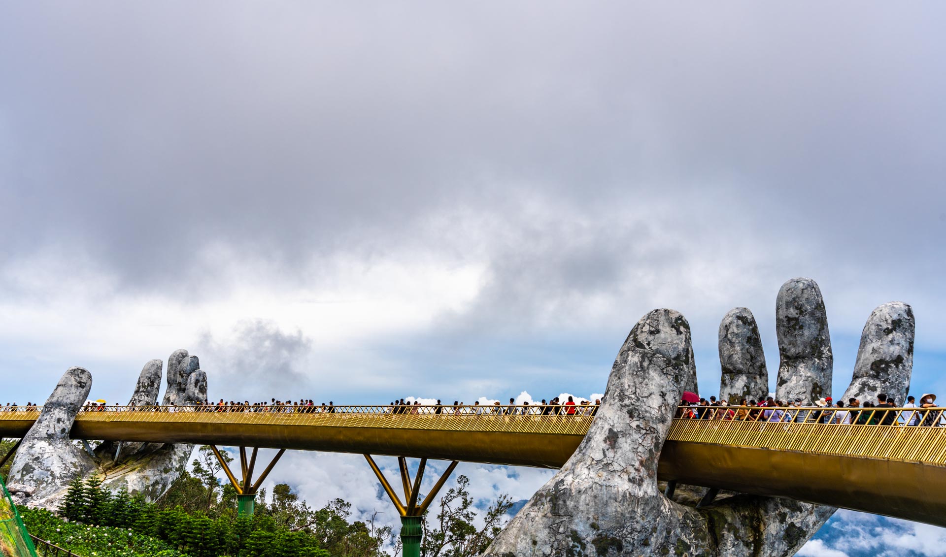 Bana Hill - Two Hands Golden Bridge People Clounds - Fareast 24q7