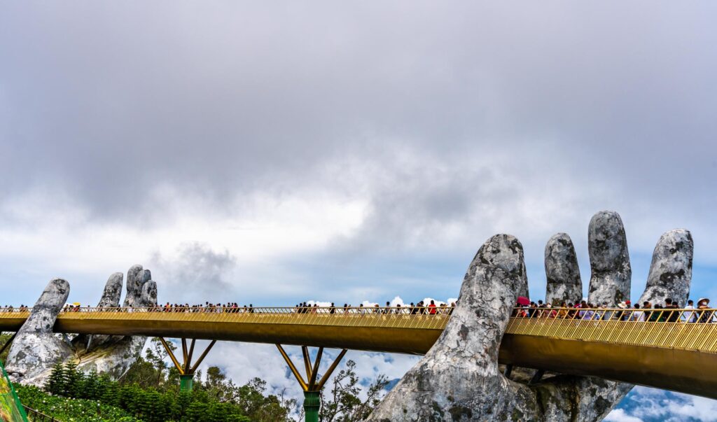 Bana Hill - Two Hands Golden Bridge People Clounds - Fareast247