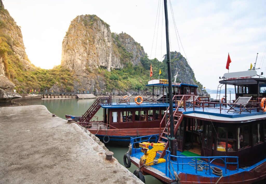 Ha Long Bay - Sung Sot Cave Cruise Parking Boats Mountains - NS - Fareast247