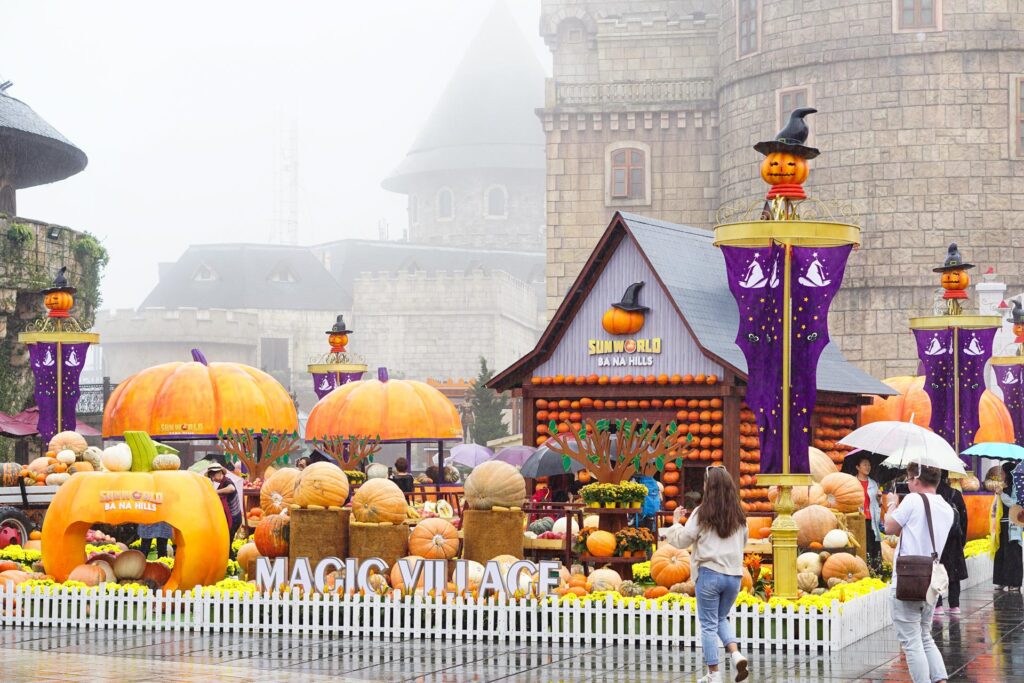 October,10,,2019:,Pictures,Of,Pumpkins,And,Tourists,During,Halloween - Fareast247