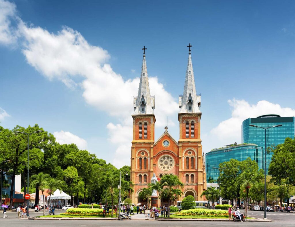 HCMC - Notredame Church Square - fareast247